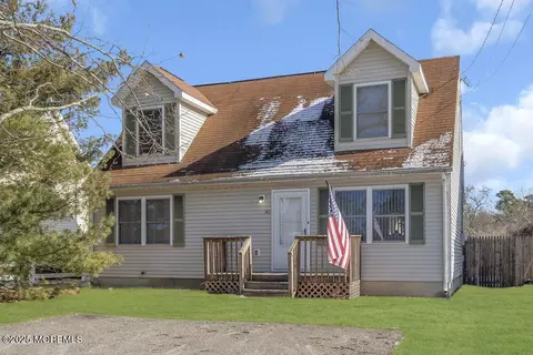 147 Bay Ter, Toms River, NJ 08753