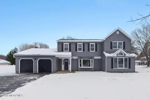 110 Betsy Ross Dr, Freehold, NJ 07728
