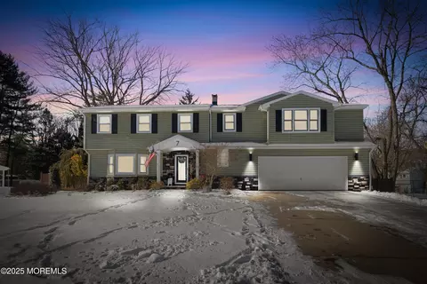 7 Hope Valley Dr, East Windsor, NJ 08512