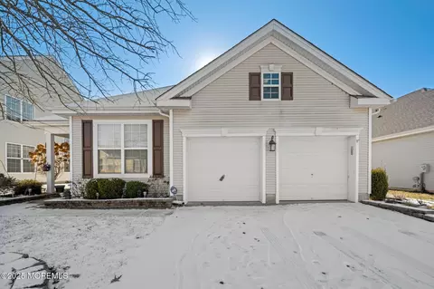 87 Pond View Cir, Barnegat, NJ 08005