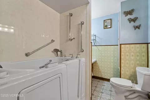 Bath - 70 Central Ave, Sewaren, NJ 07077 photo 1 of 1