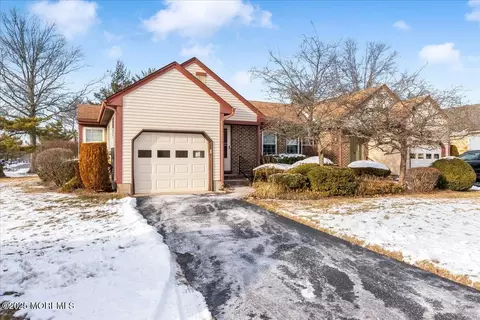 Exterior - 6 Daniel Webster Ave # B, Monroe, NJ 08831 photo 2 of 2