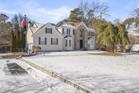 34 Goldfinch Rd, Jackson, NJ 08527