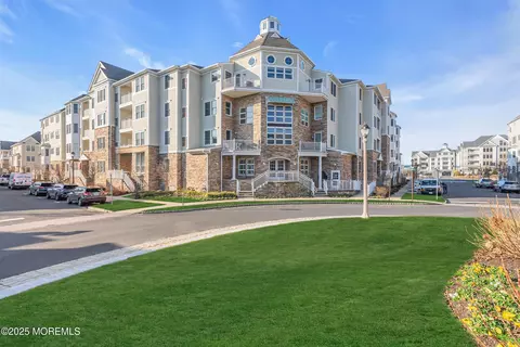 22 Cooper Ave #109, Long Branch, NJ 07740