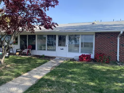 1211 Shetland Dr #C, Lakewood, NJ 08701