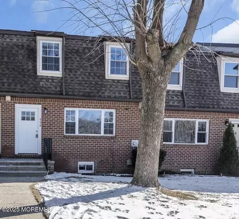 998 Tammy Ct, Brick, NJ 08724