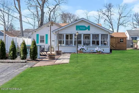 607 6th Ave, Spring Lake Heights, NJ 07762