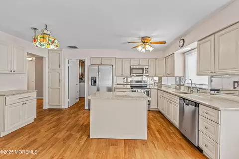 21 Robinson Rd, Brick, NJ 08724 photo 16
