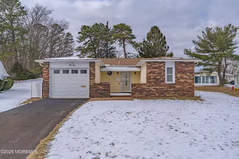 21 Robinson Rd, Brick, NJ 08724