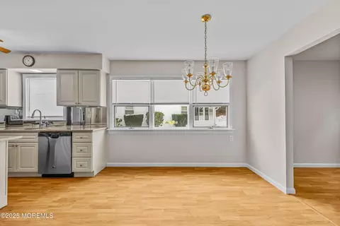 21 Robinson Rd, Brick, NJ 08724 photo 11