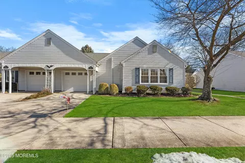 585 Old Nassau Rd # B, Monroe, NJ 08831
