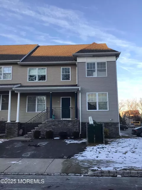 28 Grove Springs Ct, Lakewood, NJ 08701