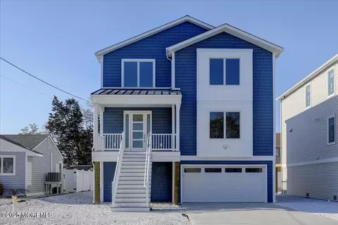 111 Cedar Berry Ln, Toms River, NJ 08753
