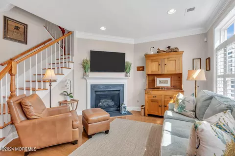 7 St James Pl #4, Asbury Park, NJ 07712