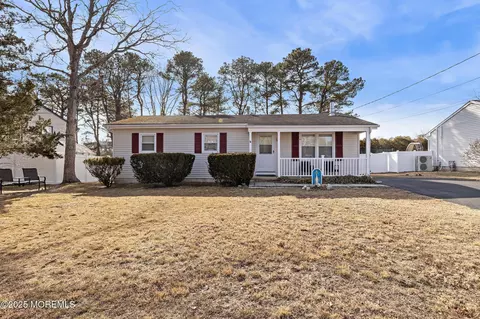 1165 Barnacle Dr, Manahawkin, NJ 08050