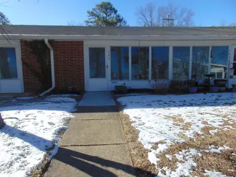 318 Coventry Ct # C, Lakewood, NJ 08701