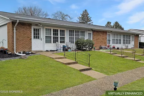 54 Edinburgh Ln # B, Manchester, NJ 08759