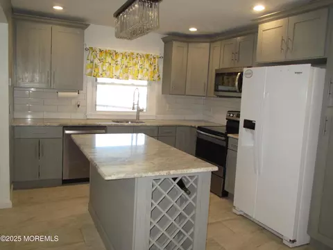 Kitchen - 36 Commodore Dr, Brick, NJ 08723 photo 3 of 3