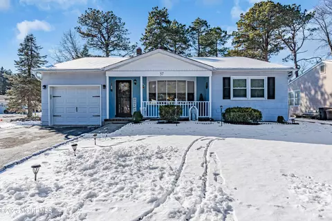 57 Dreyfus Ct, Toms River, NJ 08757