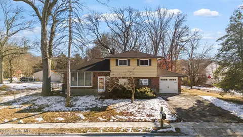 265 Ramtown Greenville Rd, Howell, NJ 07731