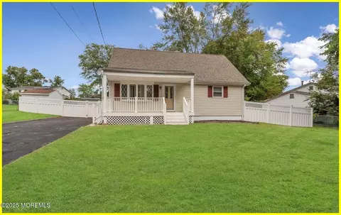 1012 Woodlane Rd, Jackson, NJ 08527