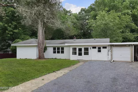 14 Homestead Ln, Roosevelt, NJ 08555
