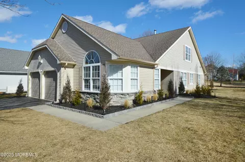 2375 Torrington Dr, Toms River, NJ 08755