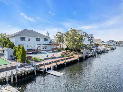 206 Pointe Dr, Mantoloking, NJ 08738