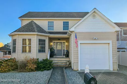 47 2nd Ave, Seaside Park, NJ 08752