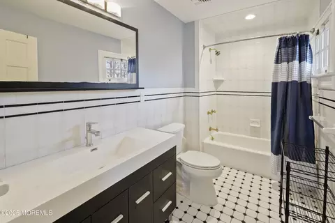 Bath - 43 Rumson Rd, Rumson, NJ 07760 photo 3 of 3