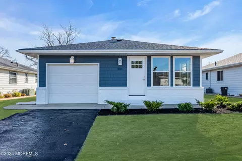 504 Jamaica Blvd, Toms River, NJ 08757