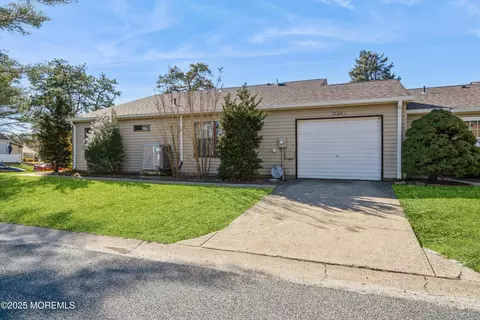 647 Dunstable Ct # D, Manchester, NJ 08759