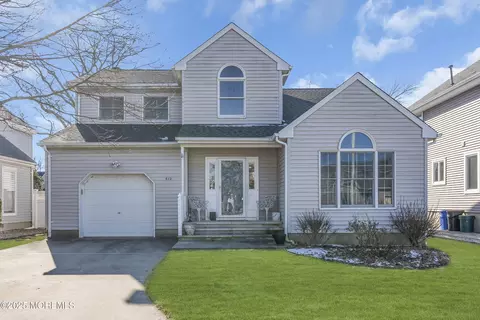 512 Delaware Ave, Point Pleasant Beach, NJ 08742