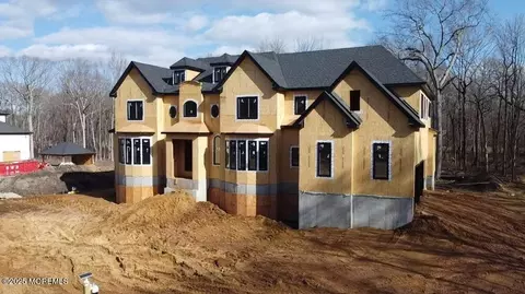 102 Parker Chase Ct, Morganville, NJ 07751