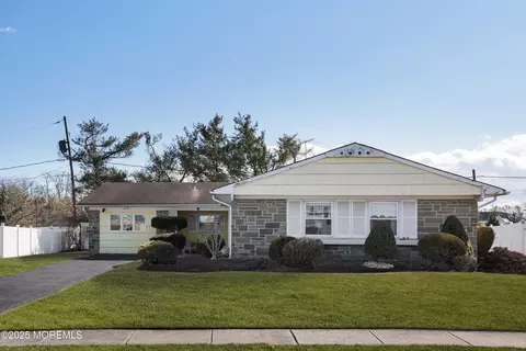 58 Bechstein Dr, Aberdeen, NJ 07747