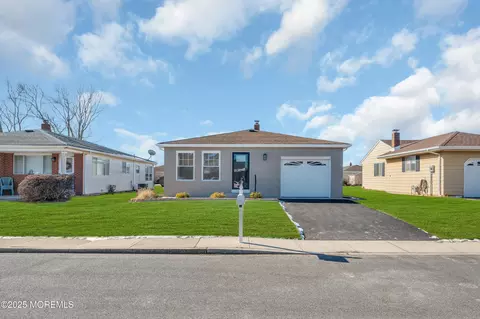 73 Bonaire Dr, Toms River, NJ 08757