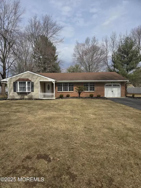 63 Campbell Ct, Freehold, NJ 07728
