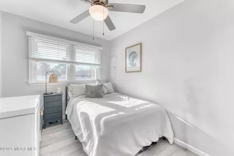 Bedroom - 332 Maple Rd, Mount Laurel, NJ 08054 photo 2 of 2