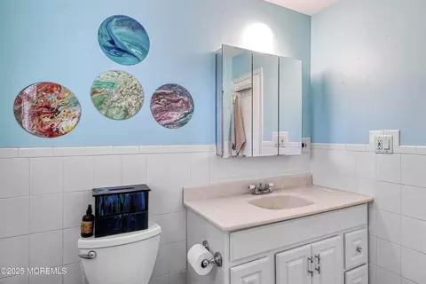 Bath - 394 Flora Ct, Brick, NJ 08724 photo 2 of 2