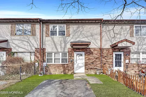 7 Ivy Pl, Asbury Park, NJ 07712