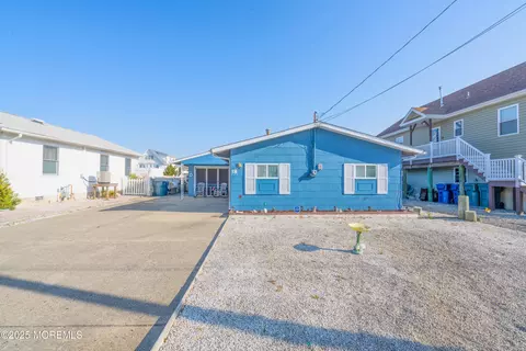 18 W Thames Rd, Little Egg Harbor, NJ 08087