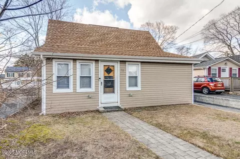 71 River Dr, Toms River, NJ 08753