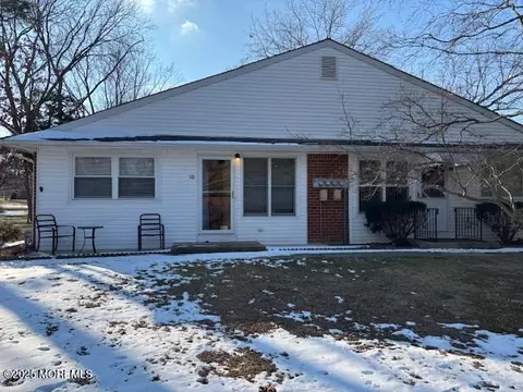 3 Snowberry Ln # D, Whiting, NJ 08759