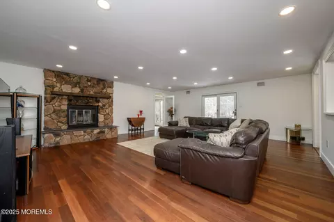 11 Constitution Dr, Leonardo, NJ 07737 photo 7