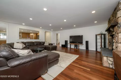 11 Constitution Dr, Leonardo, NJ 07737 photo 8