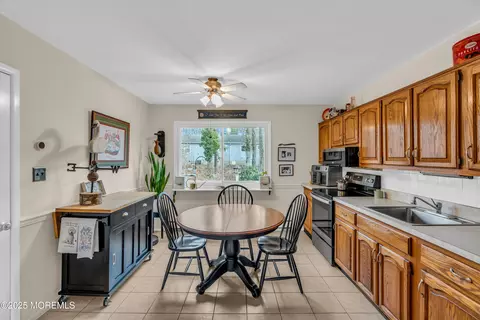 11 B Roosevelt City Rd, Manchester, NJ 08759
