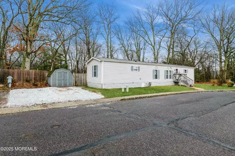 52 Ruffian Way, Howell, NJ 07731