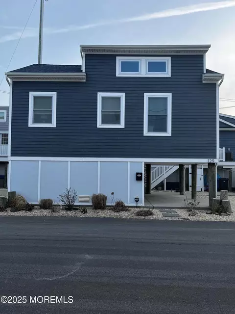 129 Harbor Dr, Lavallette, NJ 08735