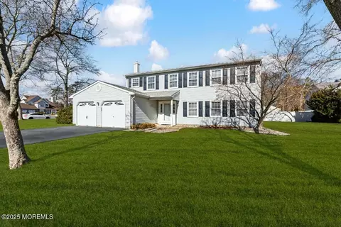 174 Christian Ct, Toms River, NJ 08753