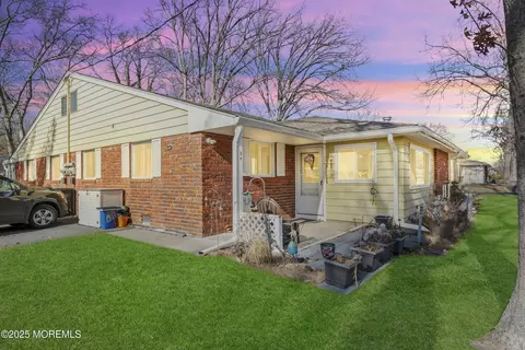 3 Dove St # B, Manchester, NJ 08759